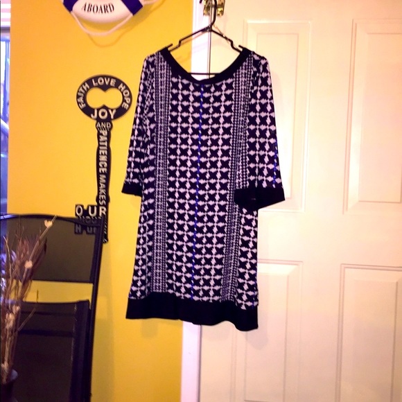 - Retro Chic Just Below the Knee Length Dress🦋 - Picture 4 of 9